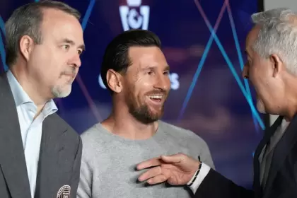 Lionel Messi junto a los hermanos Mas, los propietarios del Inter Miami.