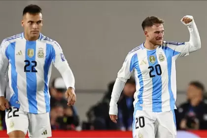 Lautaro Martínez y Alexis Mac Allister fueron nominados por la revista France Football al mejor jugador de la temporada