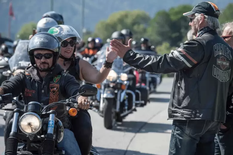 En Harley no venden transporte. Venden pertenencia tribal.