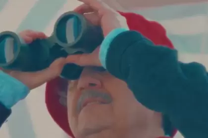 Ricardo Alfonsín se pone "modo Wes Anderson"