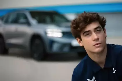 Renault ya vende en Argentina el auto que usa Colapinto