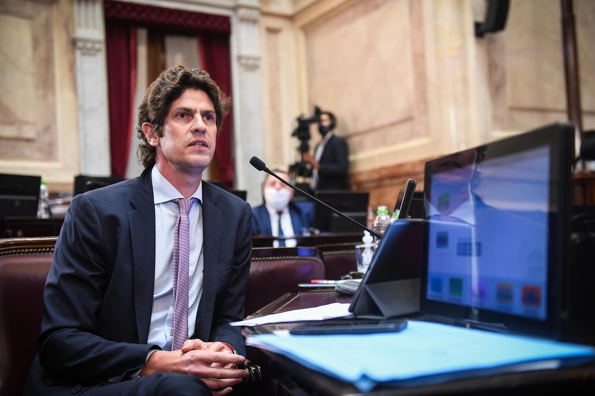 Lousteau critica a Milei: superávit a costa del poder adquisitivo