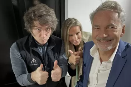 Milei con Varsavsky y su mujer Nina en Olivos.