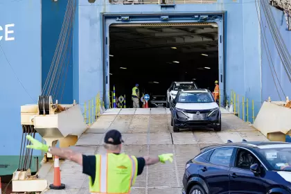 Sturzenegger: "Seguimos facilitando la importación de automóviles"