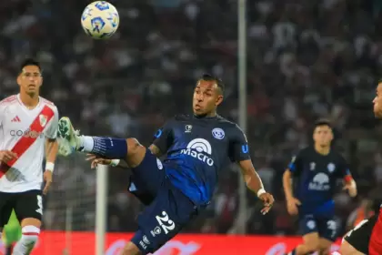 El último partido entre ambos fue en noviembre de 2024 y lo ganó Independiente Rivadavia 2-1, con un gol de Sebastián Villa