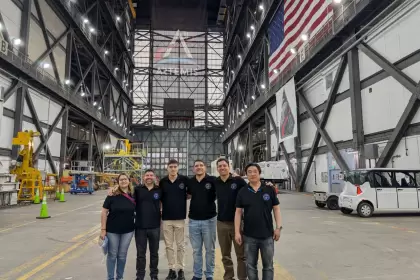 Parte del equipo argentino en las instalaciones de la NASA