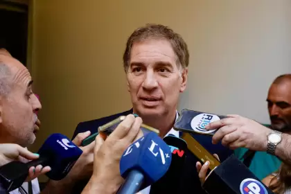Tras la caída de Espert, Santilli busca dar vuelta la elección en 3 semanas