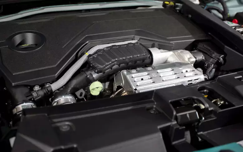 Su motor turbo nafta se combina con una batería de 48 v que entrega potencia extra en determinados momentos.
