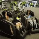 El coworking 5 estrellas con siestario, pádel y streaming: así es Workplace by IRSA