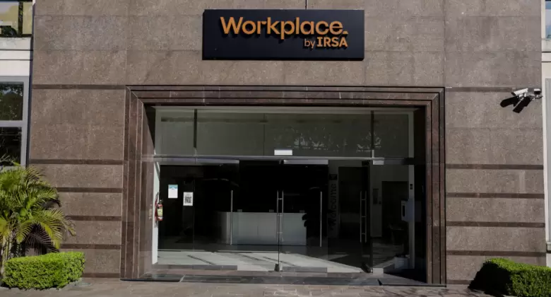 El coworking 5 estrellas con siestario, pádel y streaming: así es Workplace by IRSA