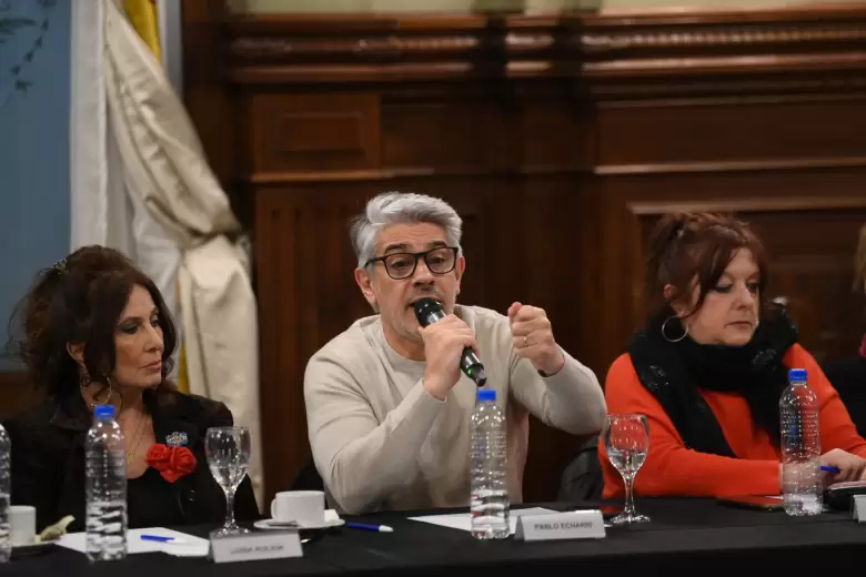 Pablo Echarri, entre los presentes.
