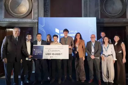 En Cresium se definen como "la cuenta que transforma las finanzas de tu empresa sin costo, con rendimiento automático y más".
