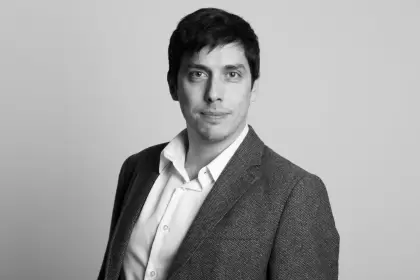 "Mi generación creció en un país que no termina de estabilizarse", explica Reydó.