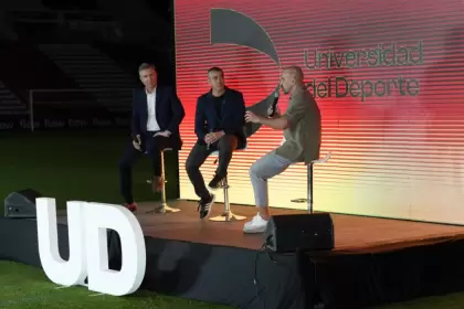 Juan Sebastián Verón lanzó la Universidad del Deporte