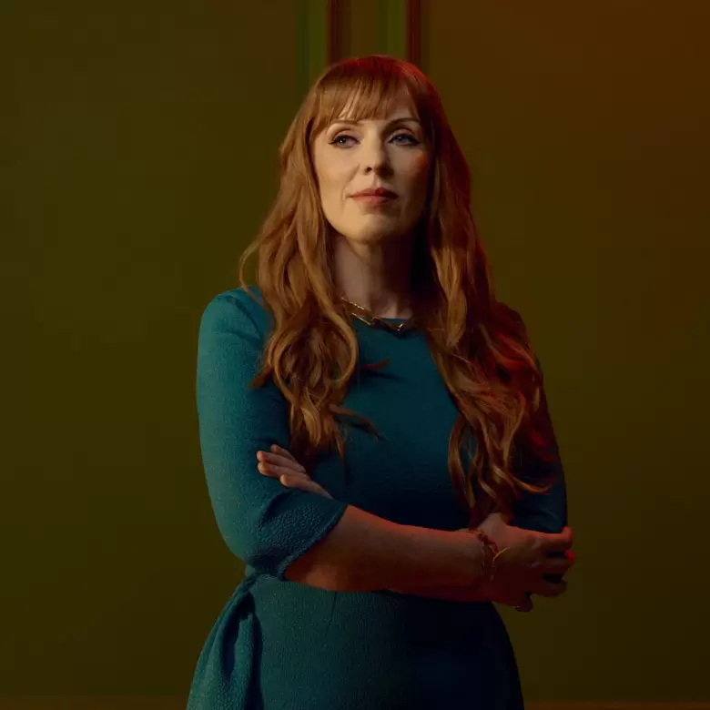 angela