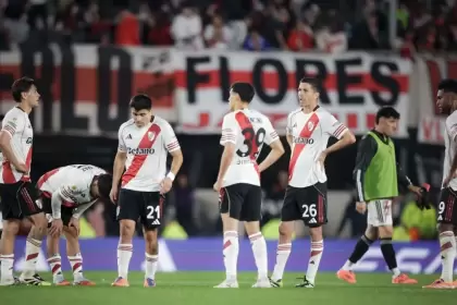 Los jugadores de River se fueron silbados y entre insultos tras la derrota con Sarmiento en el Monumental