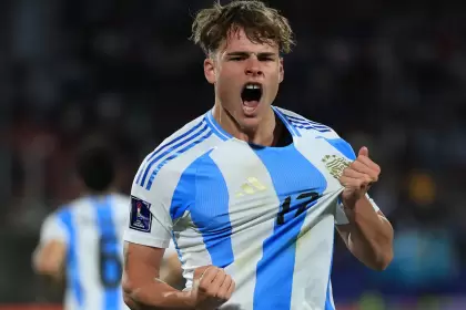 Mateo Silvetti metió tres goles entrando desde el banco de suplentes