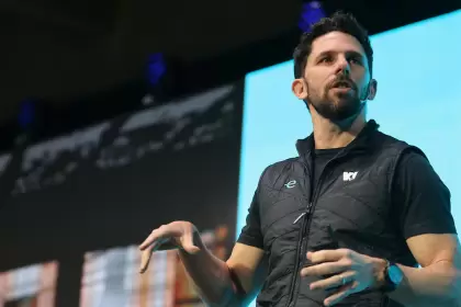 Coloquio IDEA: el plan de Mercado Libre para innovar bien con IA, en 3 claves