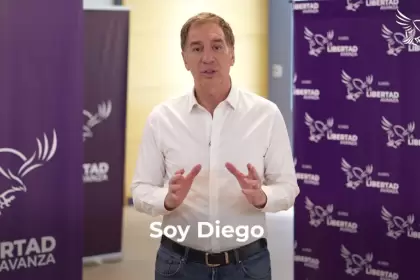De Espert al "pelado": el giro insólito en la campaña de Santilli