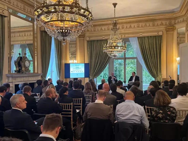 Argentina busca consolidar su liderazgo minero y atraer capital británico en Londres