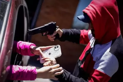 Robo de celulares en Argentina: cómo blindar tu dinero en segundos