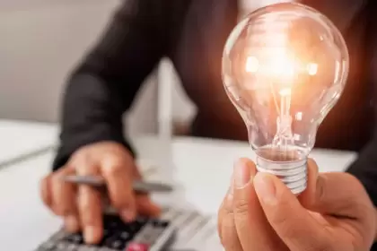 La ineficiencia energética no solo impacta en el ambiente, sino también en el bolsillo.