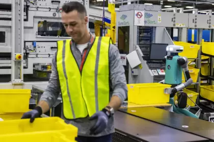 IA y trabajo: el informe que revela qué empleos están en riesgo y cuáles crecerán