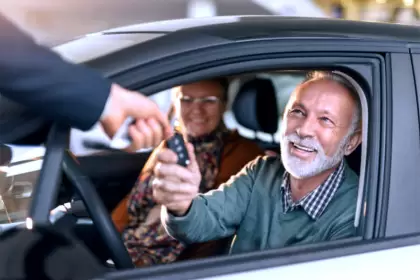 No te la esperabas: los +60 lideran las compras de autos 0 KM