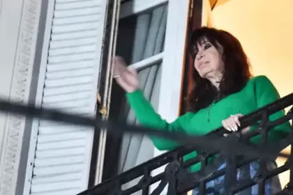 Cristina Kirchner sigue internada: lenta recuperación y sigue con drenaje