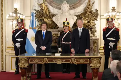 Pablo Quirno asumió como nuevo canciller ante Milei y prometió consolidar la relación con EE.UU. y atraer más inversiones para Argentina.