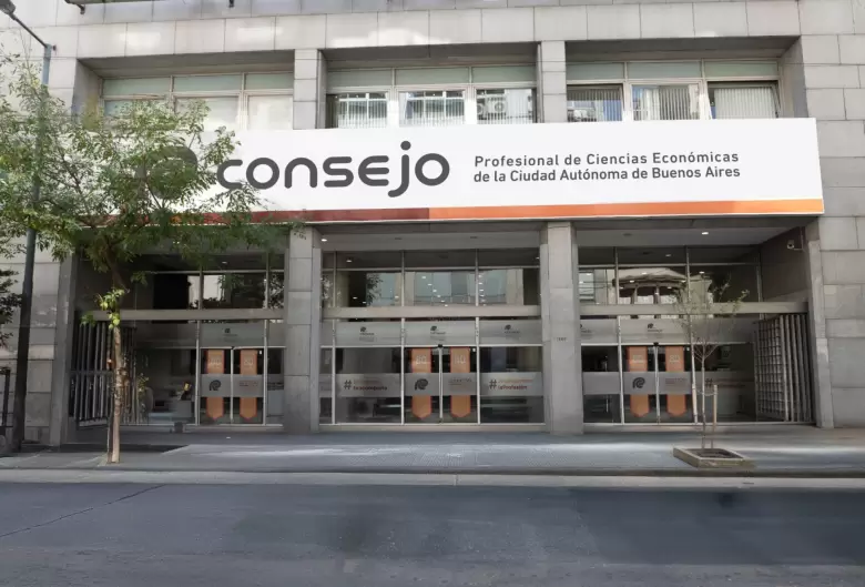 Diez recordó que el Consejo Profesional tiene por fin regular las actividades de los contadores públicos, los actuarios, los licenciados en Economía