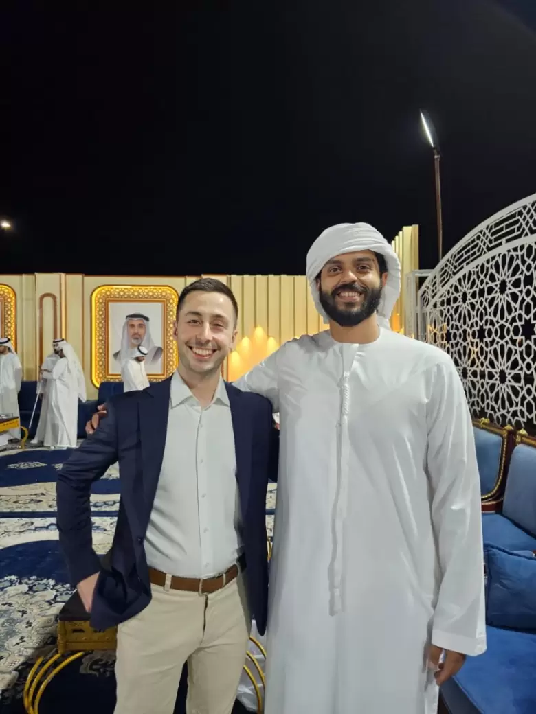 El economista Camilo Cisera en Abu Dhabi, capital de Emiratos Árabes Unidos.