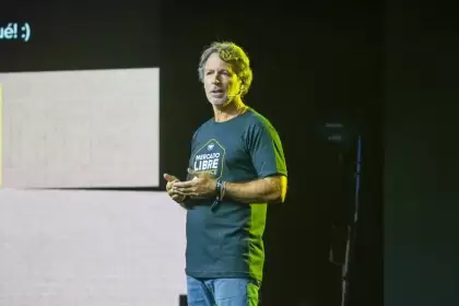 "Esto es trabajo para China, no para argentinos": el CEO de Mercado Libre estalla contra Temu y Shein