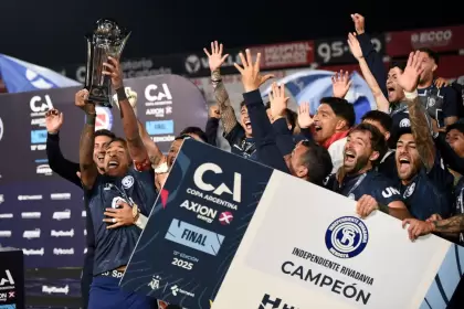 Independiente Rivadavia se convirtió en el equipo número 43 en conseguir un título de AFA. (@CSIRoficial)