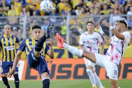El último partido entre ambos fue el 26 de abril de este año, por el Torneo Apertura, con victoria del "Canalla" por 1-0