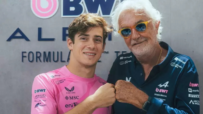 Franco Colapinto y Flavio Briatore