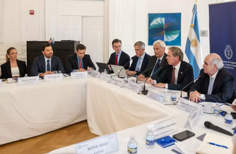 La reunión en la Embajada de Argentina en DC.