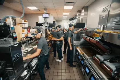 El restaurante incorporará tecnologías sustentables como un sistema de recupero de agua de condensación de los aires acondicionados.