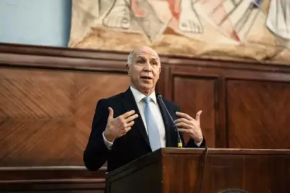 Lorenzetti propone un diagnóstico y alternativas para un futuro deseable en medio de las crisis.