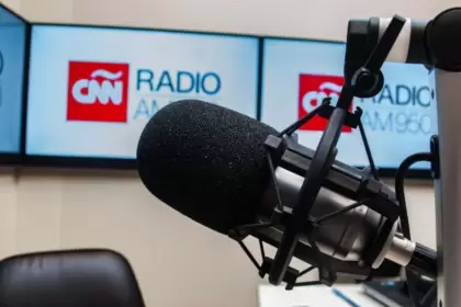 Impactante salida de CNN Radio: qué revelan los planes para Belgrano AM 950