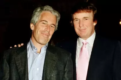 El fantasma de Jeffrey Epstein an persigue a Donald Trump