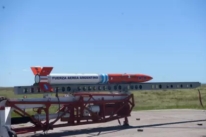 Cmo es el cohete sonda MET 2-SO "CRUX" que prob la Fuerza Area Argentina?