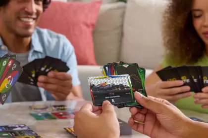 Mattel presentó, en conjunto con la Fórmula 1, el UNO Elite F1