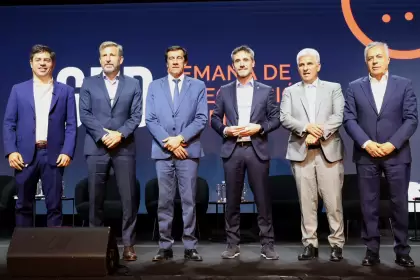 Kicillof, Frigerio, Sadir, Lamothe, Poggi y Cornejo en el evento del CFI