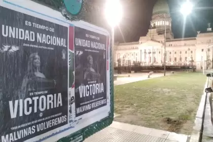 El afiche con el rostro de Villarruel