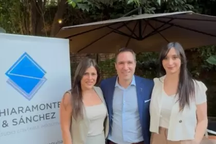 Di Pace con Daniela Chiaramonte y Brenda Sánchez.
