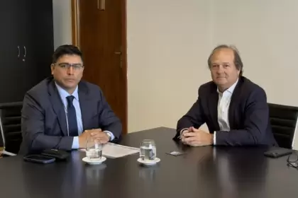 El gobernador de Santa Cruz, Claudio Vidal, se reunió con el secretario de Coordinación de Energía y Minería de la Nación, Daniel González.