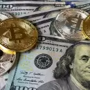 Bitcoin y la brecha: un valor que se mueve entre monedas en el país