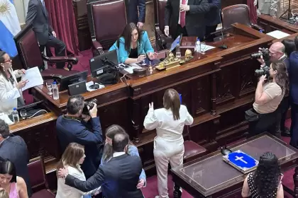 Villarruel y Bullrich, en pleno intercambio en la sesión preparatoria