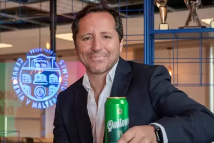 Martín Ticinese, presidente de Quilmes, advierte sobre la urgencia de que la producción crezca y critica la alta presión tributaria sobre la cerveza.